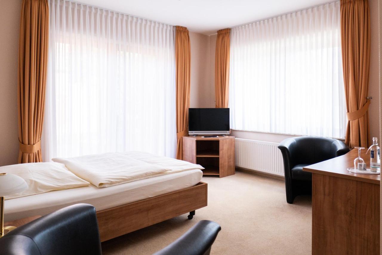 Land-Gut-Hotel Restaurant Kreuz Meyer Stuhr Eksteriør billede