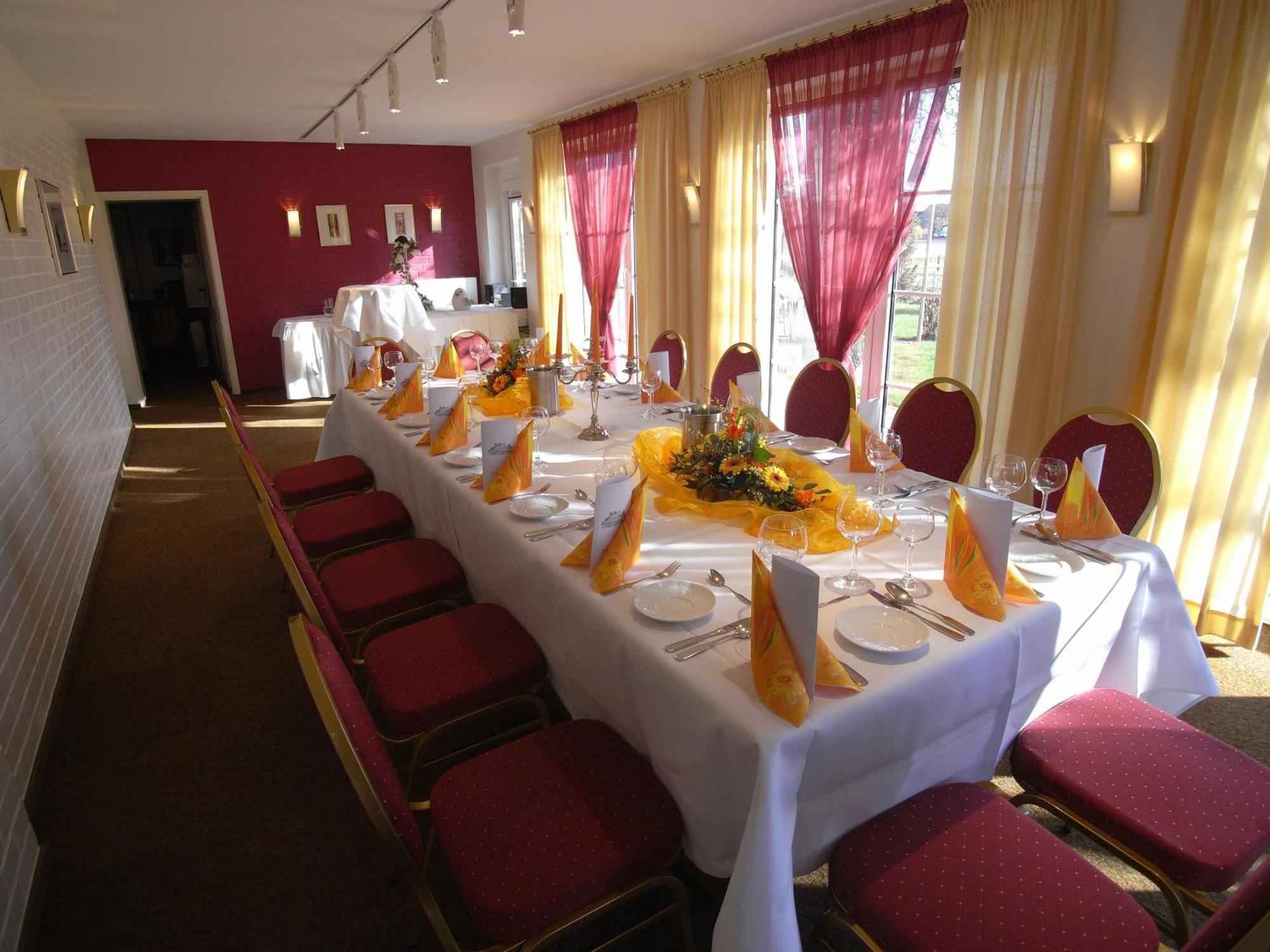 Land-Gut-Hotel Restaurant Kreuz Meyer Stuhr Eksteriør billede