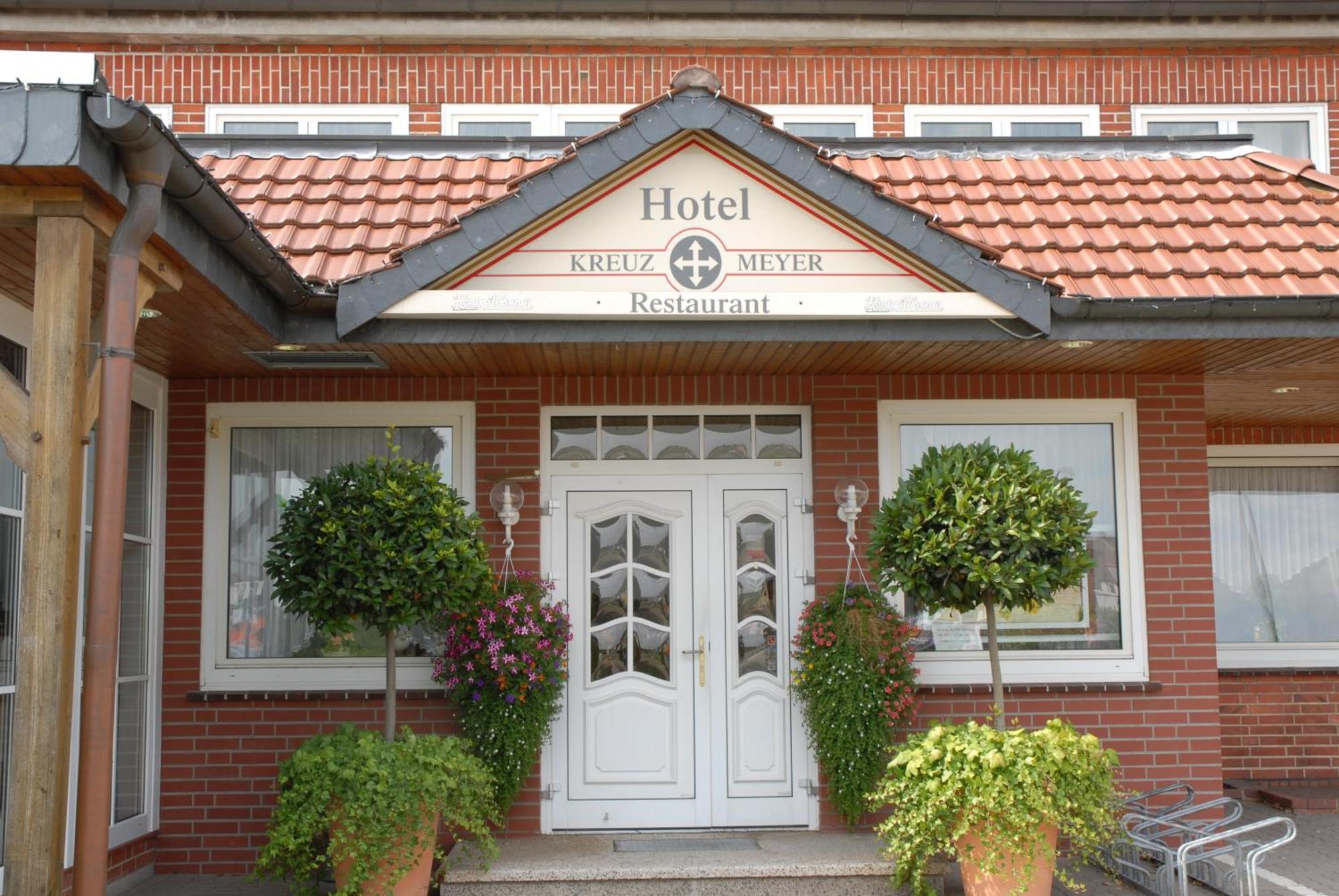 Land-Gut-Hotel Restaurant Kreuz Meyer Stuhr Eksteriør billede