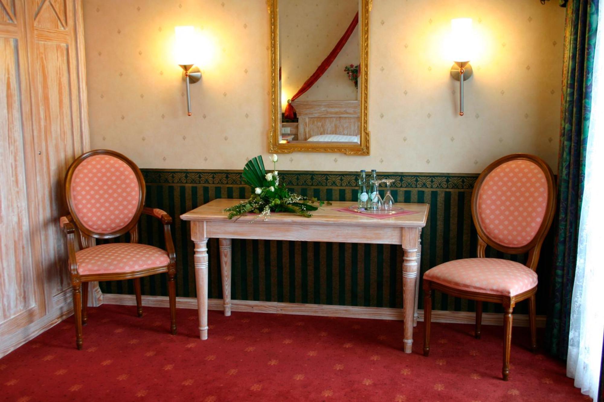 Land-Gut-Hotel Restaurant Kreuz Meyer Stuhr Eksteriør billede