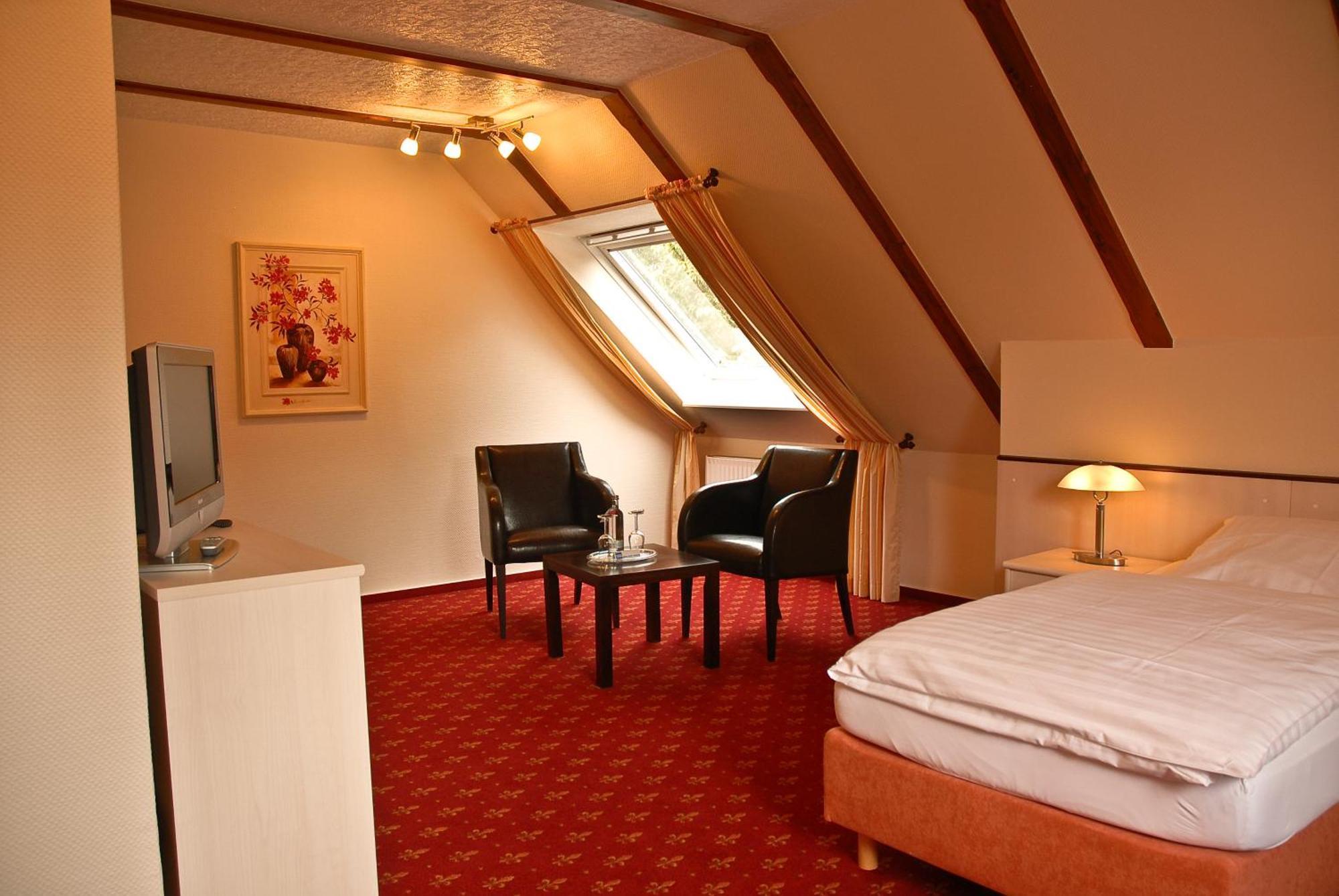 Land-Gut-Hotel Restaurant Kreuz Meyer Stuhr Eksteriør billede